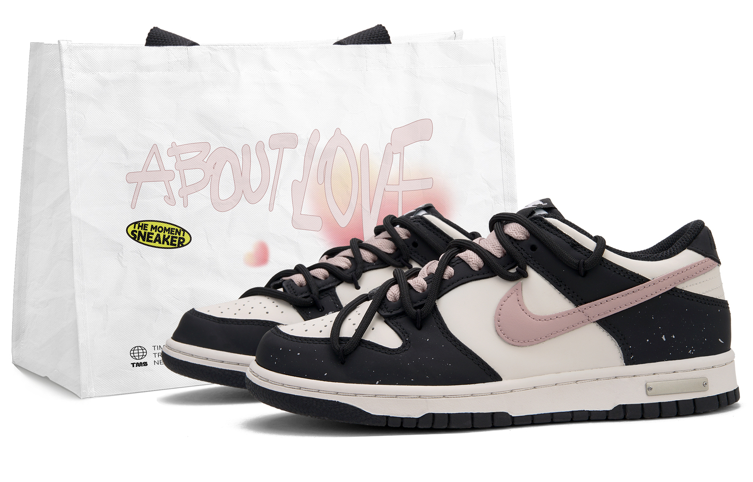 

Nike Dunk Berry Milk Tea 2.0 Low top Skateboard Shoes Men's Black White Pink