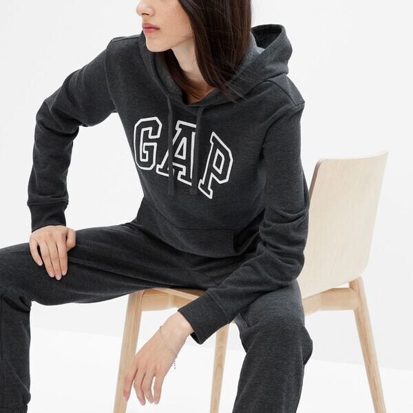 

Толстовка с капюшоном и вышитым логотипом Gap, серый