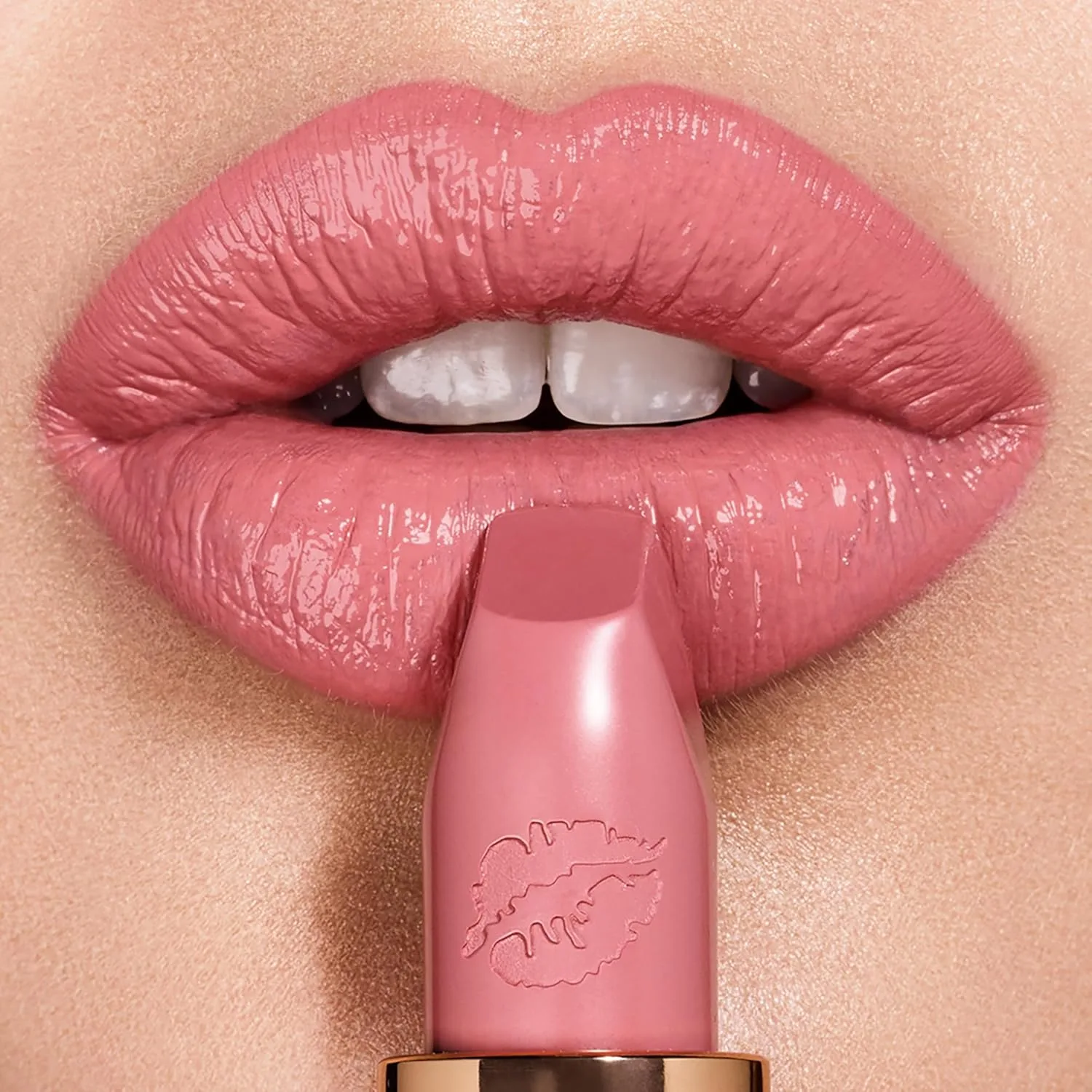 Помада Charlotte Tilbury Hot Lips - увлажняющая, стойкая помада с экстрактами орхидеи и антиоксидантами - сатиновое покрытие, которое можно наслаивать, для визуального увеличения объема губ., Liv It Up - pale pink — фото 2