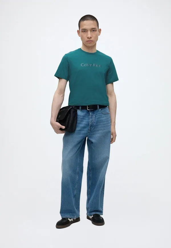 Футболка принтованная Calvin Klein, затененный еловый — фото 2