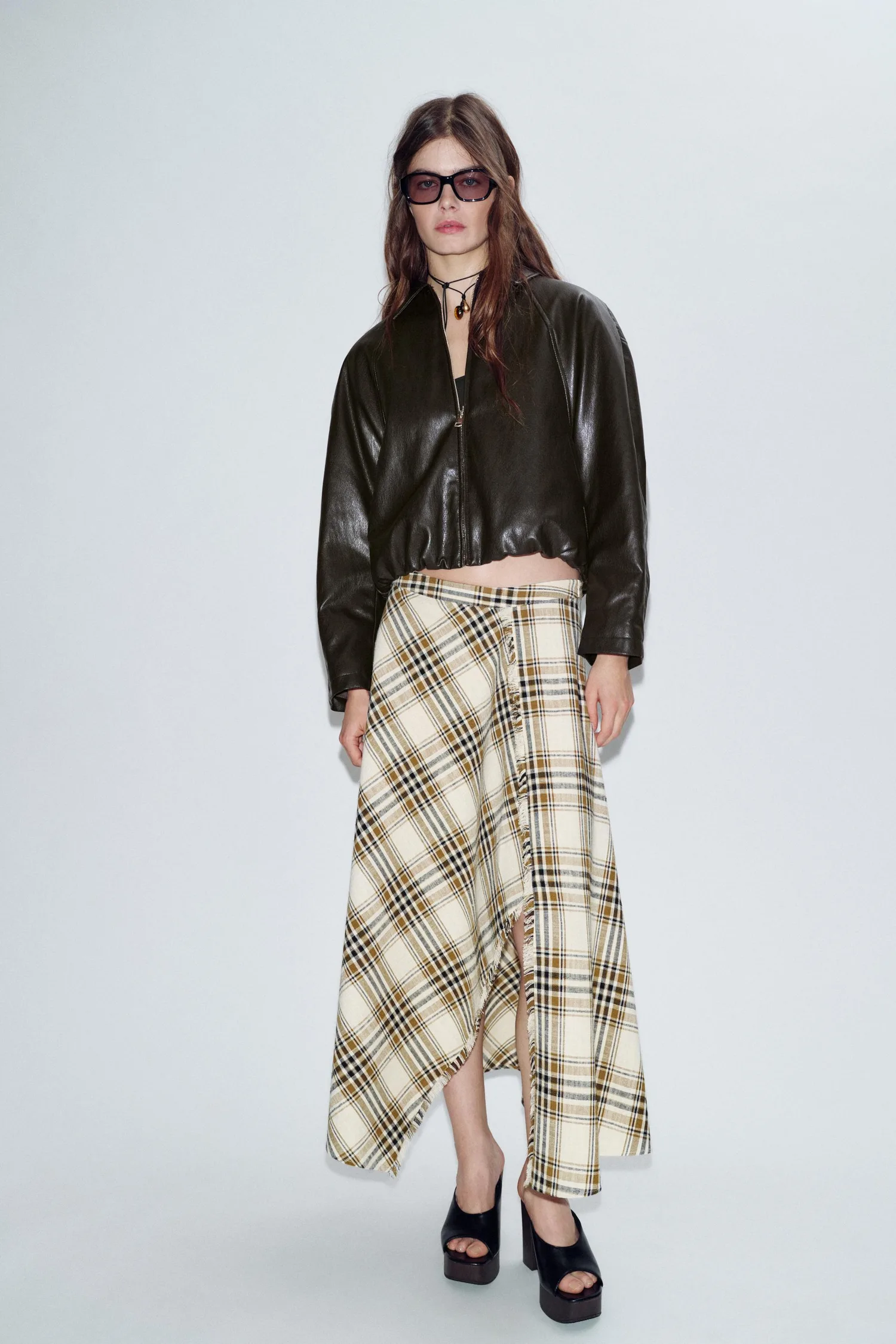Юбка миди Zara Asymmetric Checks, экрю/черный