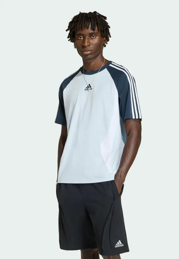 Футболка с принтом adicolor teamgeist Adidas Originals, Crystal Sky Aurora Ink