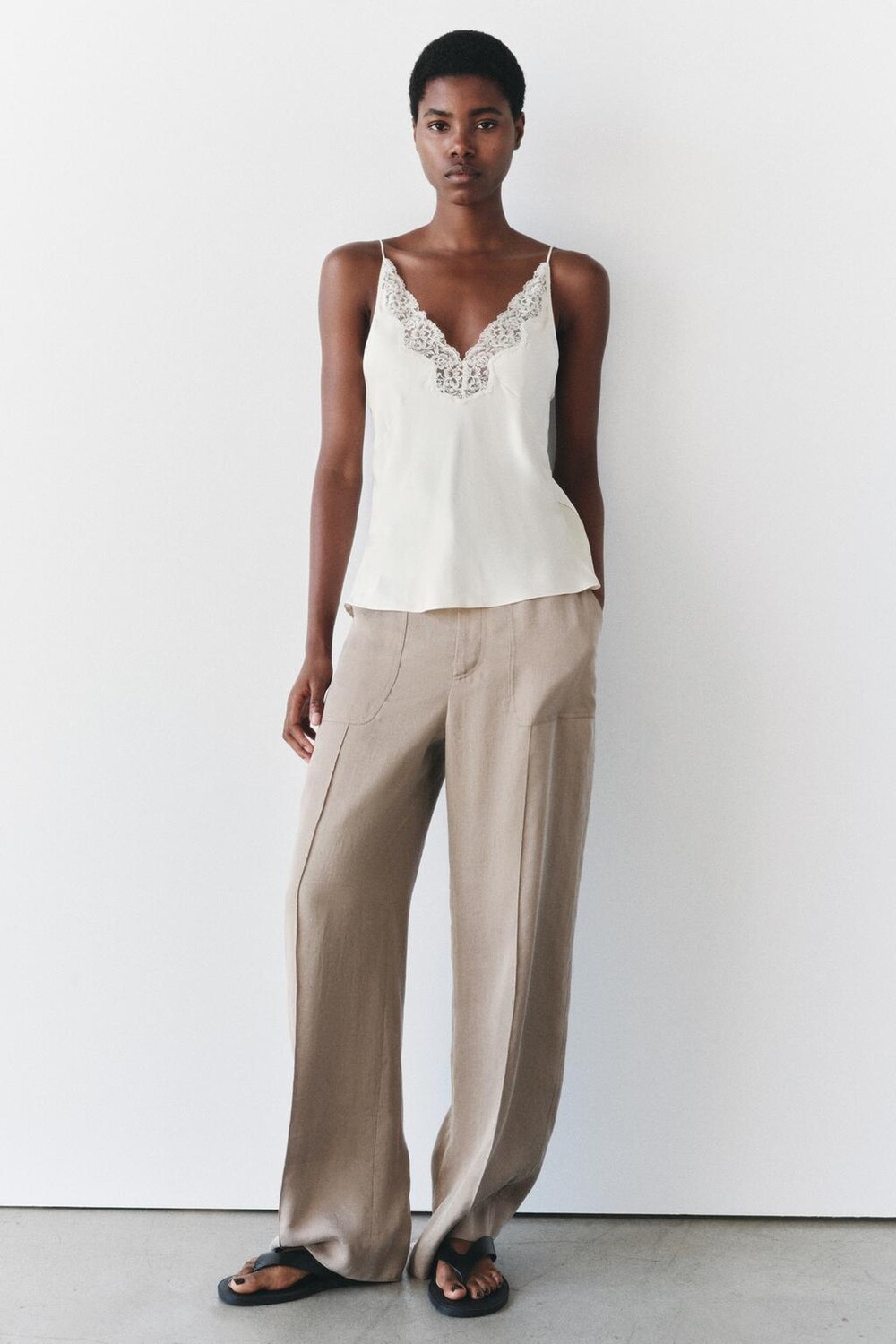 

Топ из атласного кружева ZARA, экрю