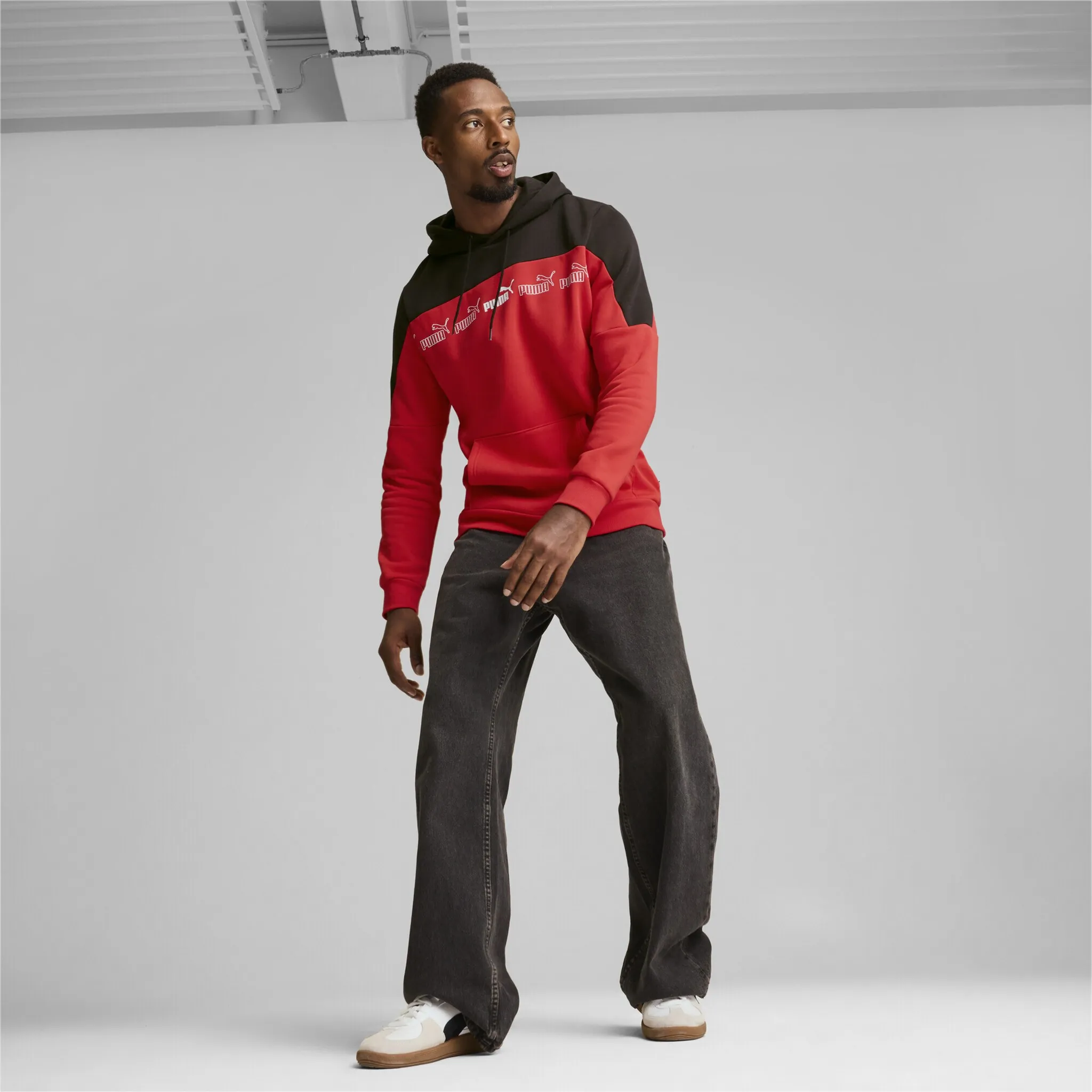 

Толстовка PUMA "Around the Block Hoodie Men", красный