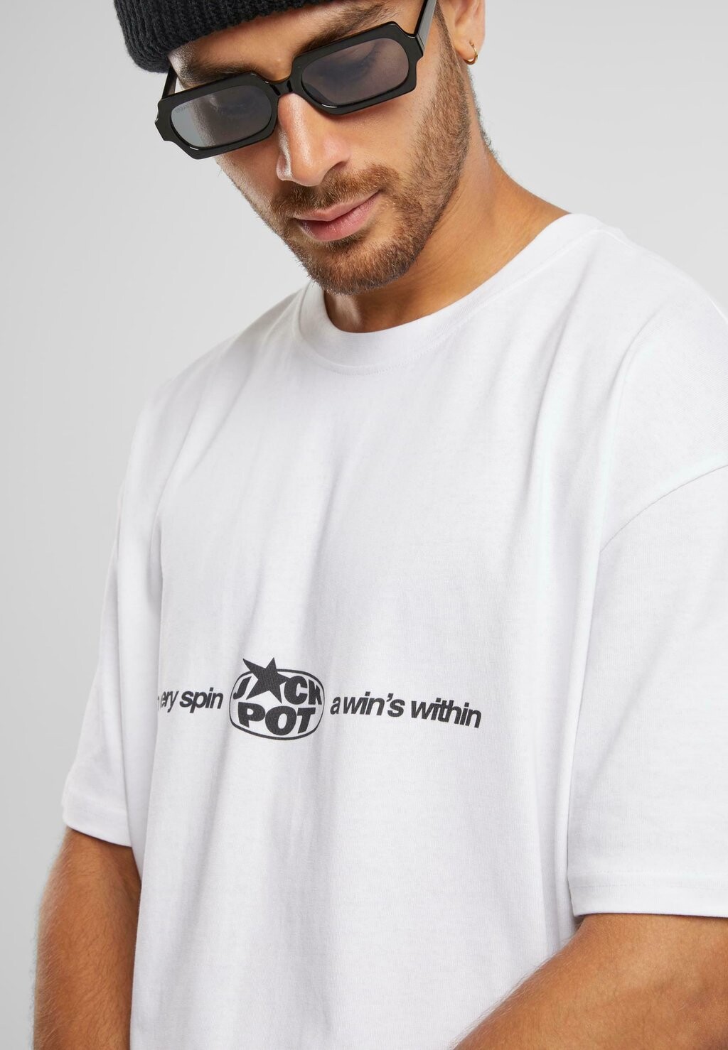 

Футболка с принтом EVERY SPIN WINS Mister Tee, белый