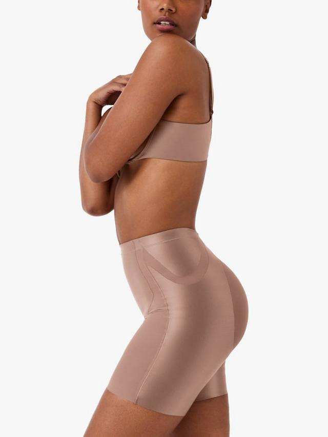 

SPANXshape шорты до середины бедра с эффектом подъема ягодиц Spanx, Café Au Lait