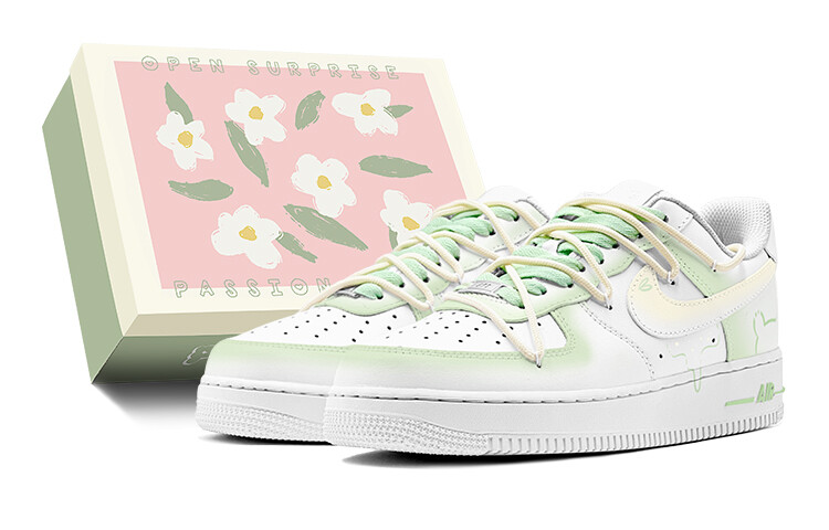 

Кроссовки для скейтбординга Air Force 1 женские, низкие, желтый Nike
