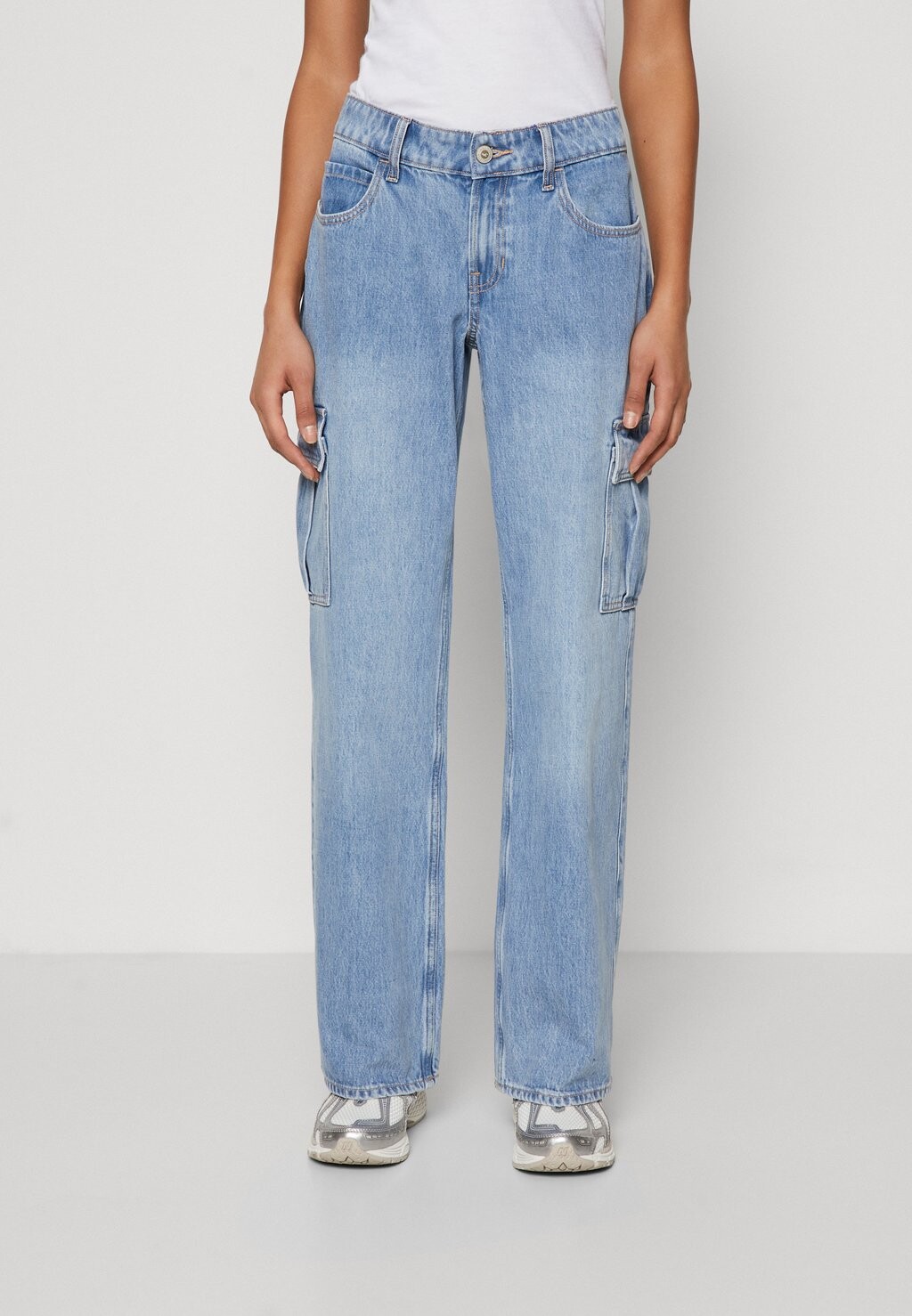 

Джинсы свободного кроя CLEAN CARGO BAGGY Hollister Co., цвет medium double shank