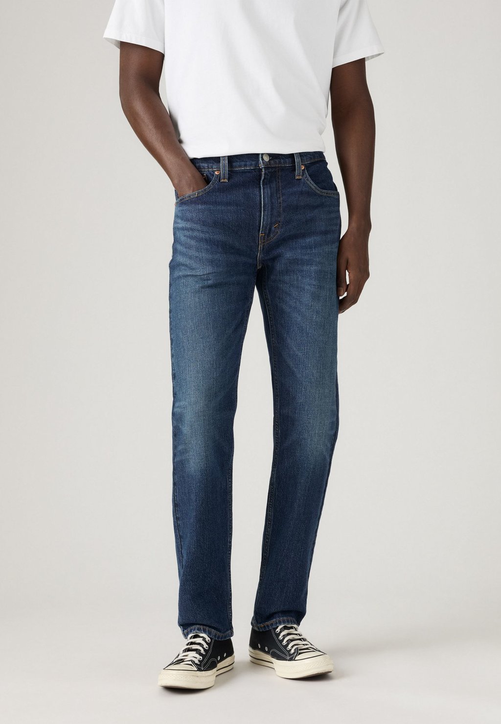 

Зауженные джинсы 502 TAPER Levi's, темно-синий