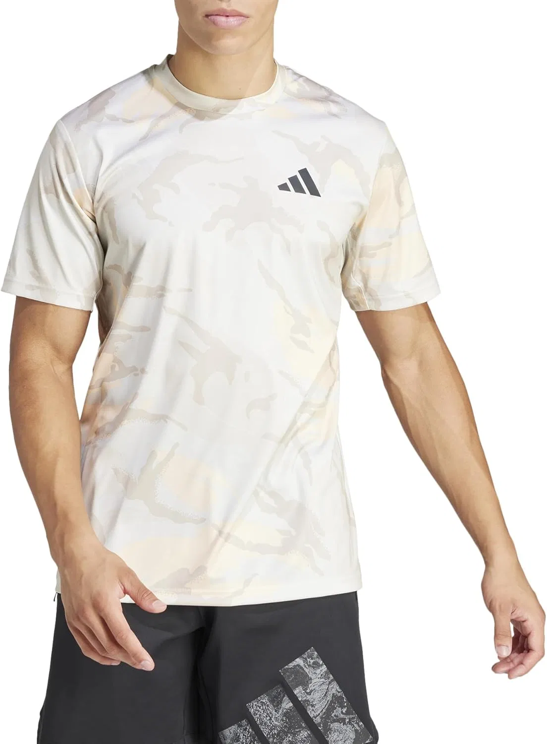 Футболка мужская adidas Train Essentials Seasonal Camo, Crystal Sand/Orbit Grey/Alumina/Wonder Beige — фото 2