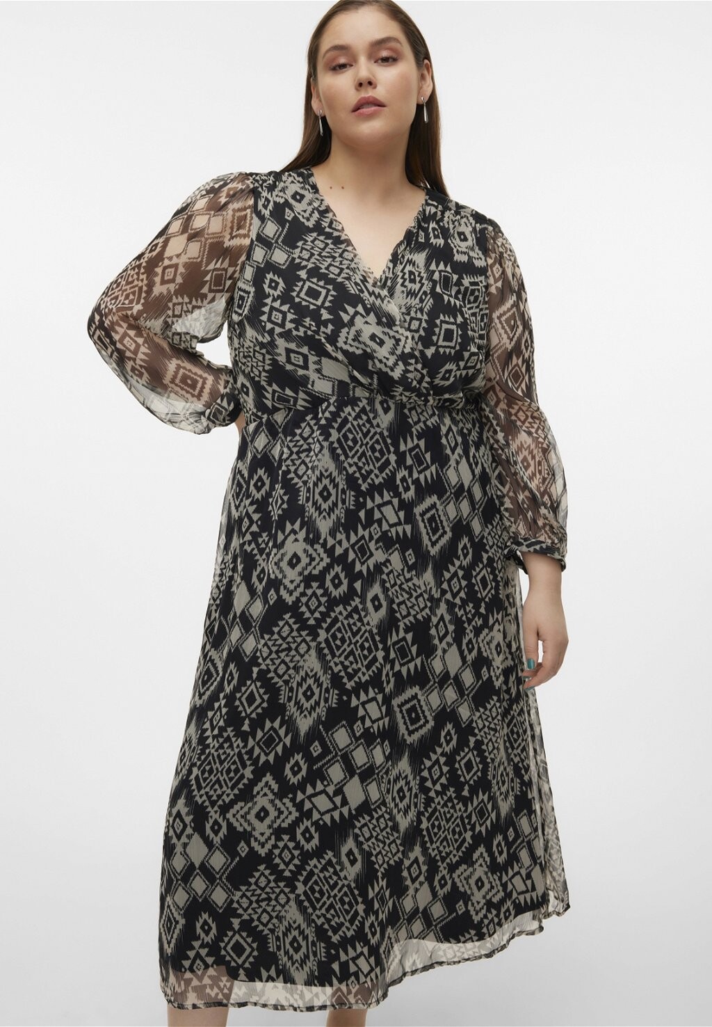 

Дневное платье VMCGEMA DRESS Vero Moda Curve, черный