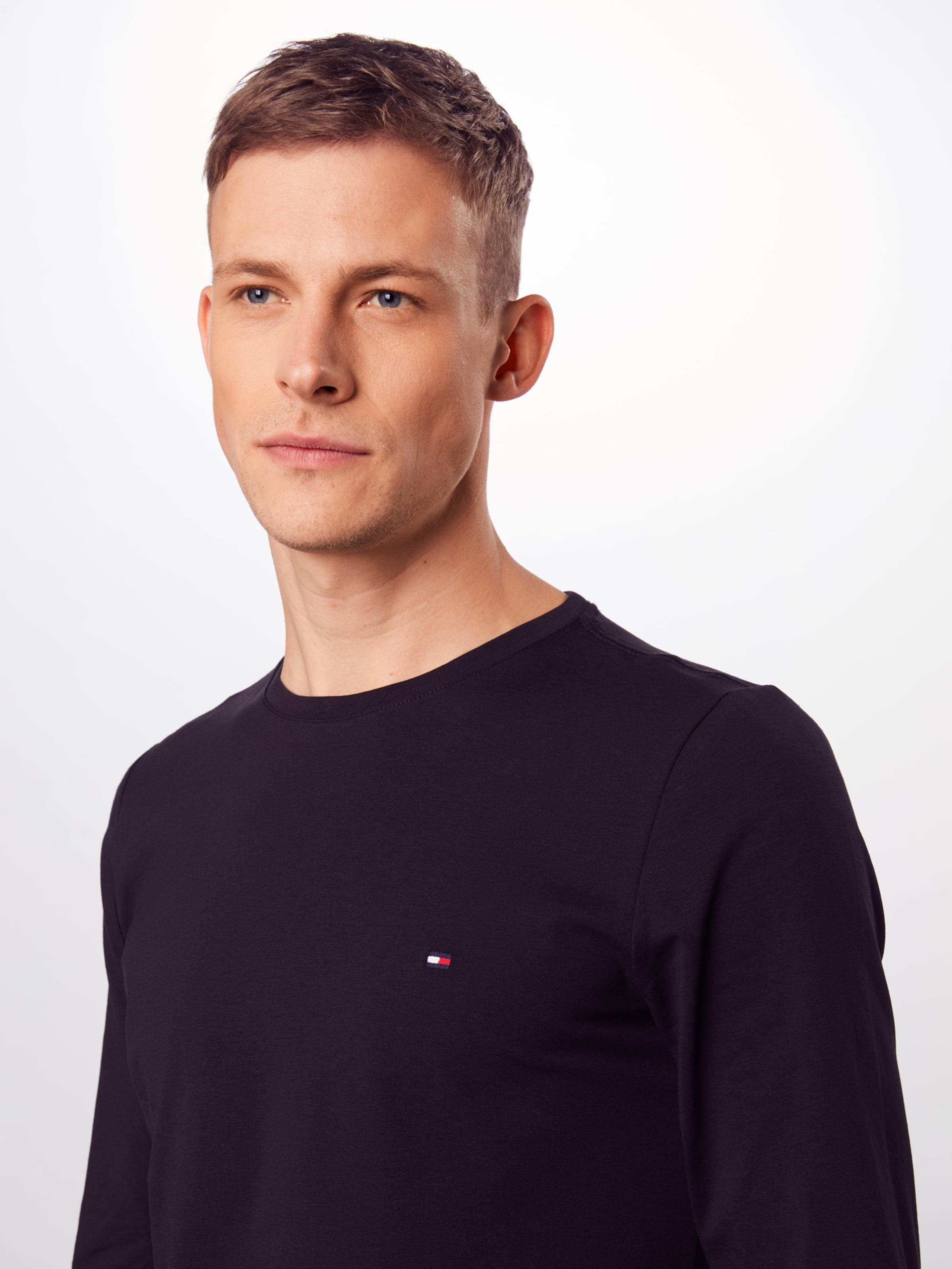 TOMMY HILFIGER Футболка Regular fit в черном цвете — фото 2