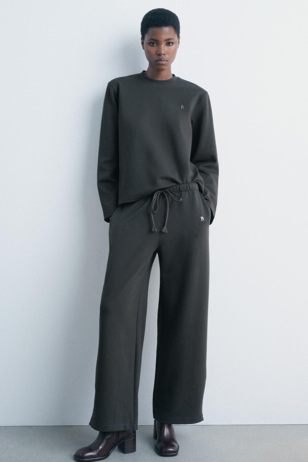 

Плюшевые широкие брюки ZARA, темно-серый