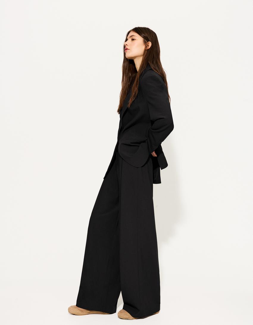 

Базовый блейзер Bershka, черный