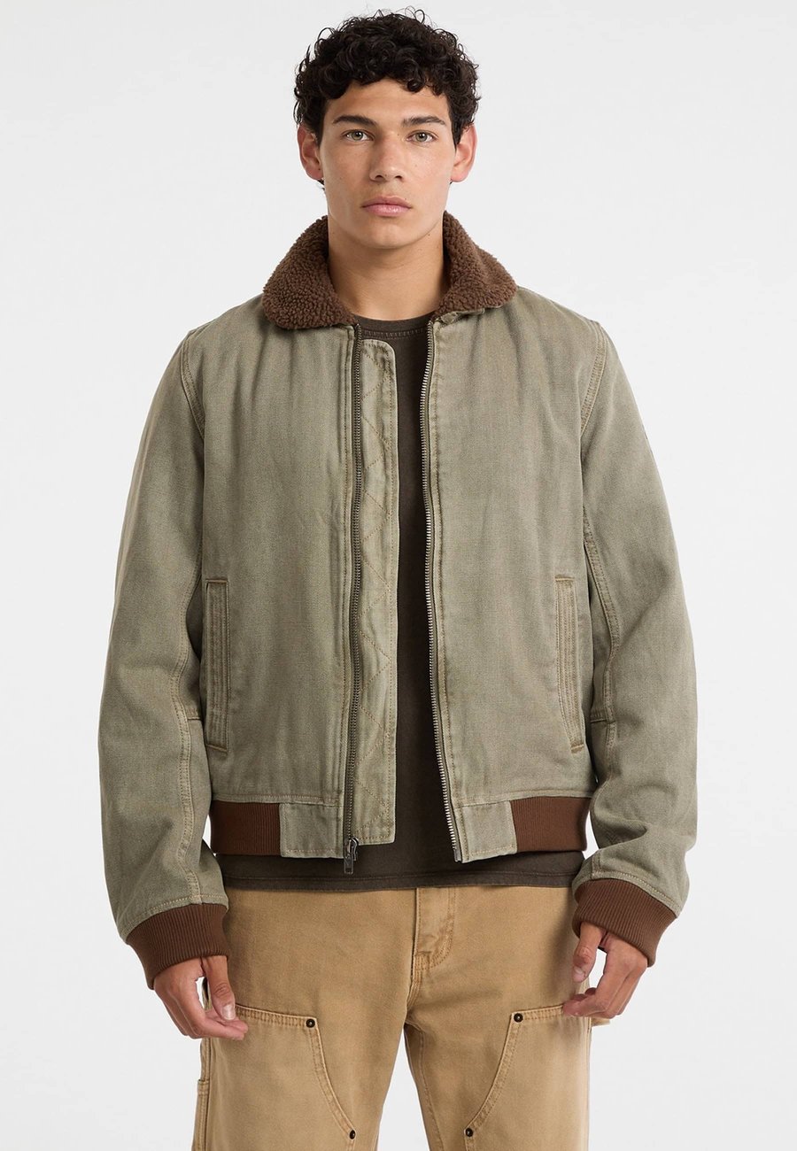 

Куртка Guess Light jacket, Mehrfarbig Grün/Green