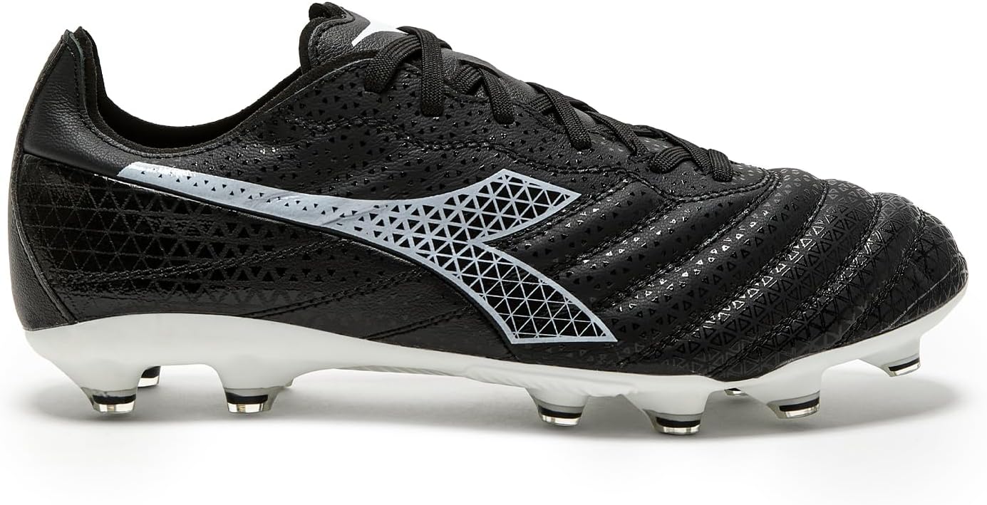 

Футбольные бутсы Diadora Brasil Elite 2 LT LP12 для твердого грунта - сверхмягкий, водоотталкивающий верх из цельной телячьей кожи, подкладка из несжимаемой ткани, противоскользящая PU-подкладка на пятке, стелька с точками гибкости, белый/черный...