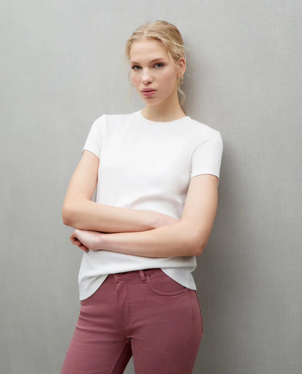 

Футболка женская однотонная с коротким рукавом Easy Wear, цвет 120 Crudo