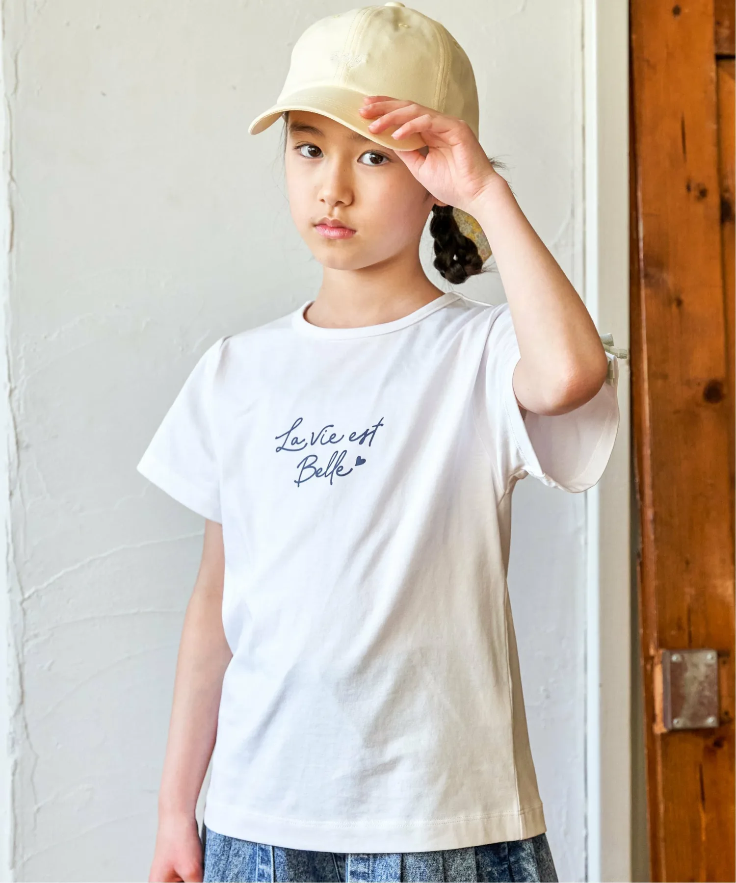 Стильная футболка в клетку с логотипом на плечах (120-160 см) Ikka, off white — фото 3