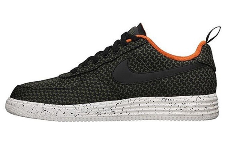 

Nike Lunar Force 1 Low Undefeated Черный