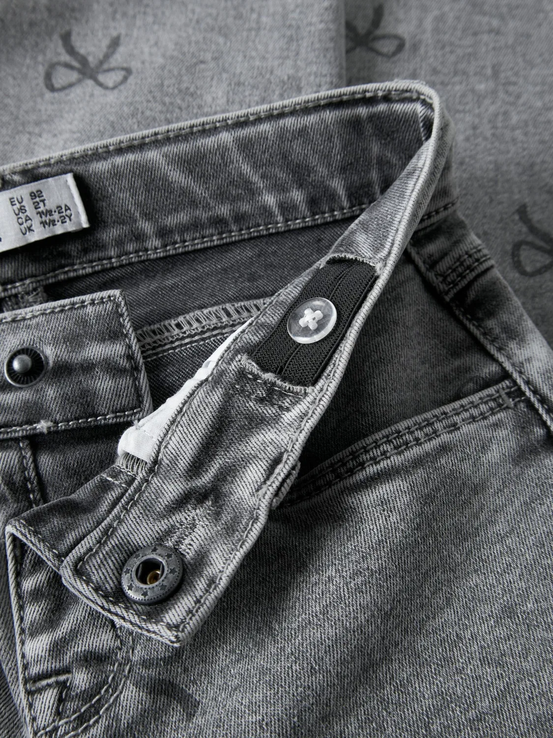 Джинсы Name It Regular Jeans NMFBELLA серого и темно-серого цвета — фото 4