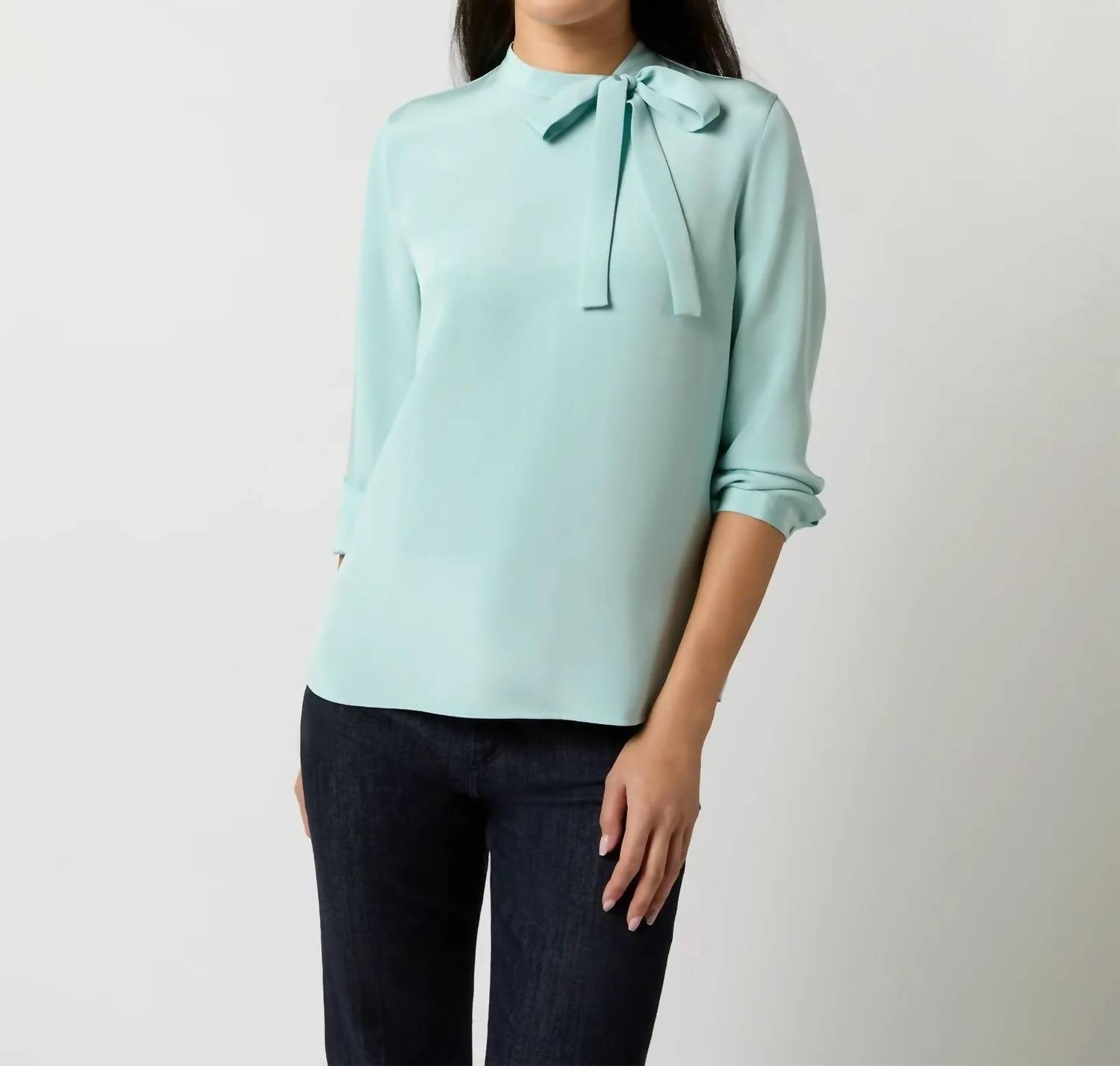 

Блуза Pippa Tie Neck из шелка Mist Ann Mashburn, цвет mist silk