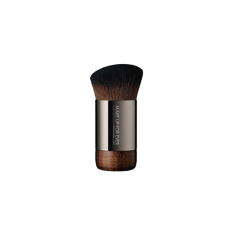 Новая полированная кисть для тональной основы MAKE UP FOR EVER — фото 3