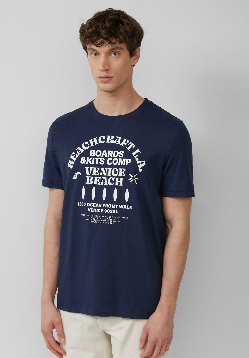 

Футболка с принтом MIT CREWNECK UND ARTWORK s.Oliver, темно-синий