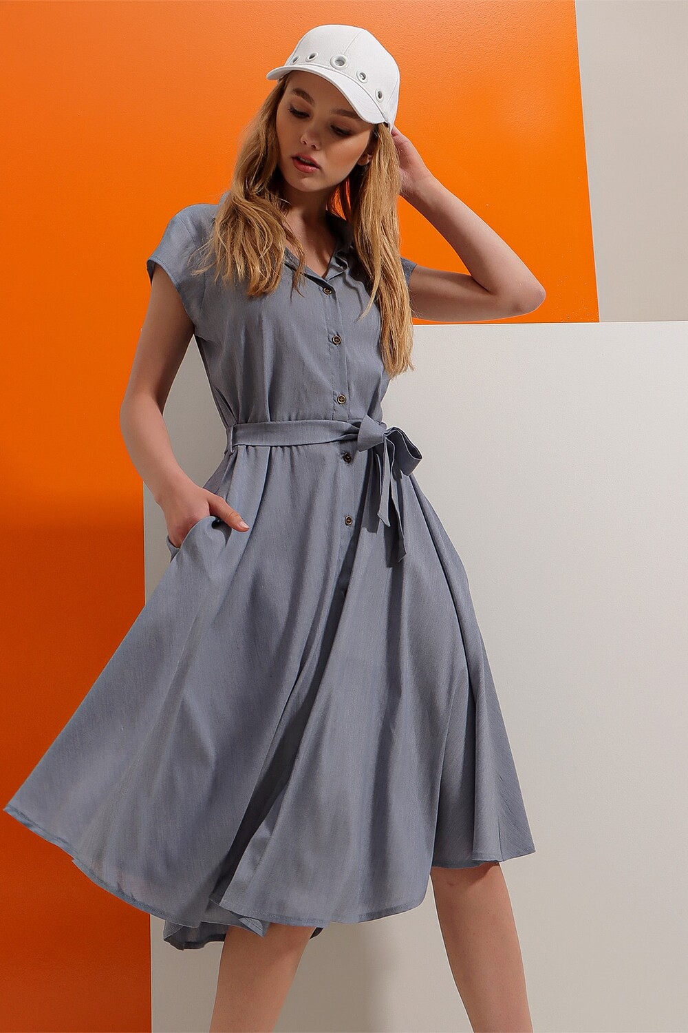 

Женское тканое платье-рубашка без рукавов цвета индиго синего цвета Trend Alaçatı Stili, темно-синий