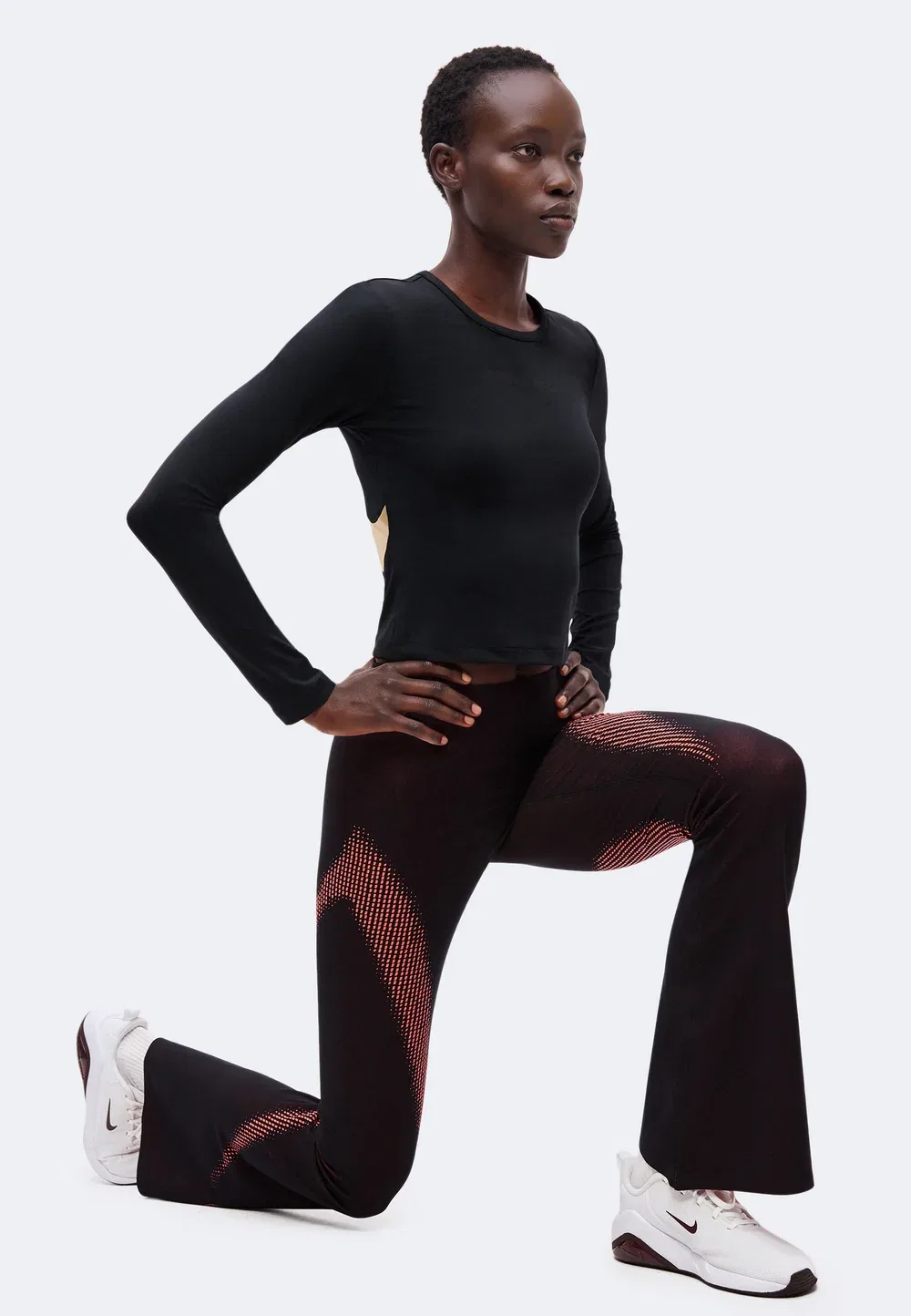 Модель - топ с длинными рукавами Nike Performance, Black/Beige — фото 4