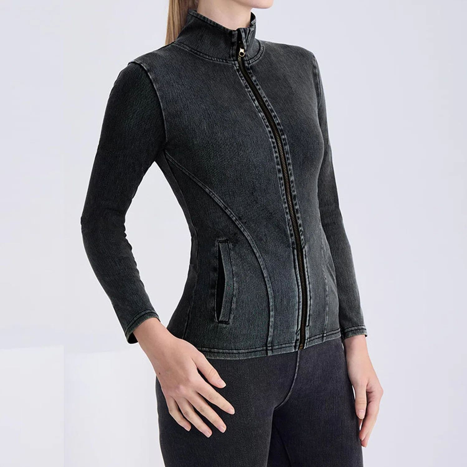 Женская джинсовая куртка slim fit с молнией, Grigio — фото 2