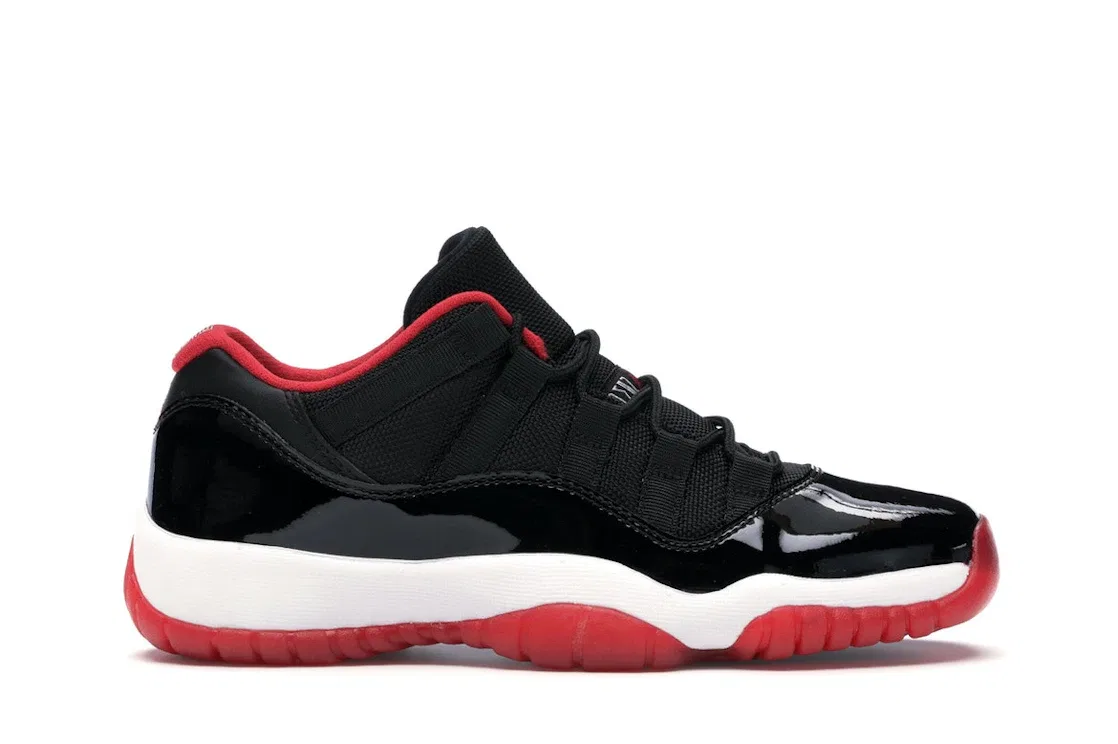 Детские кроссовки Lifestyle с патентованной кожей Jordan 11 Retro Low, Black/True Red-White