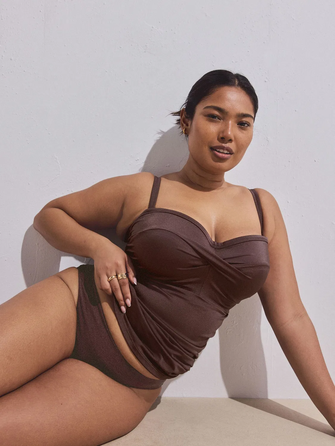 Бикини плавки с высокой посадкой, глянцевые, Chocolate Brown Next — фото 2