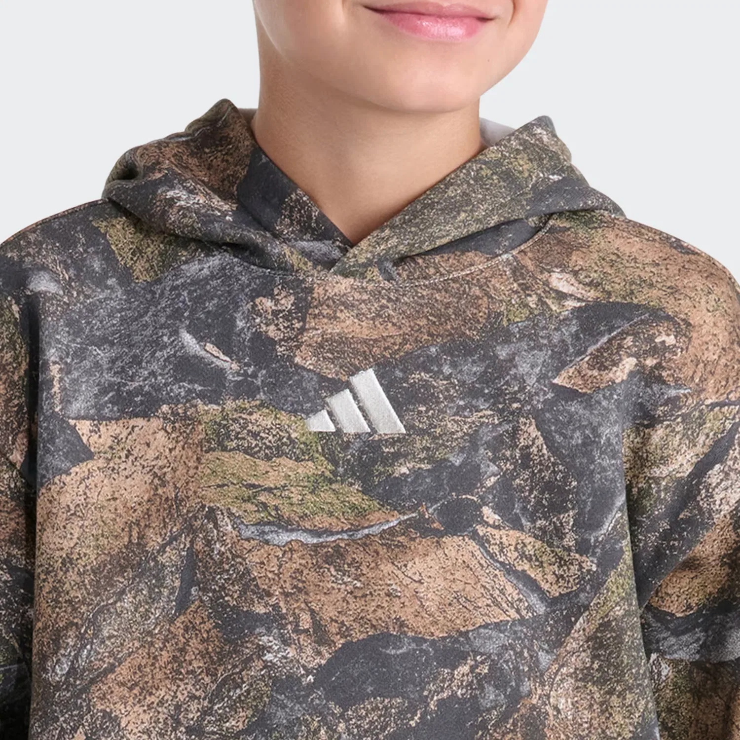 Детская толстовка с капюшоном и камуфляжным принтом Rock Camo Adidas Sportswear, хаки — фото 3