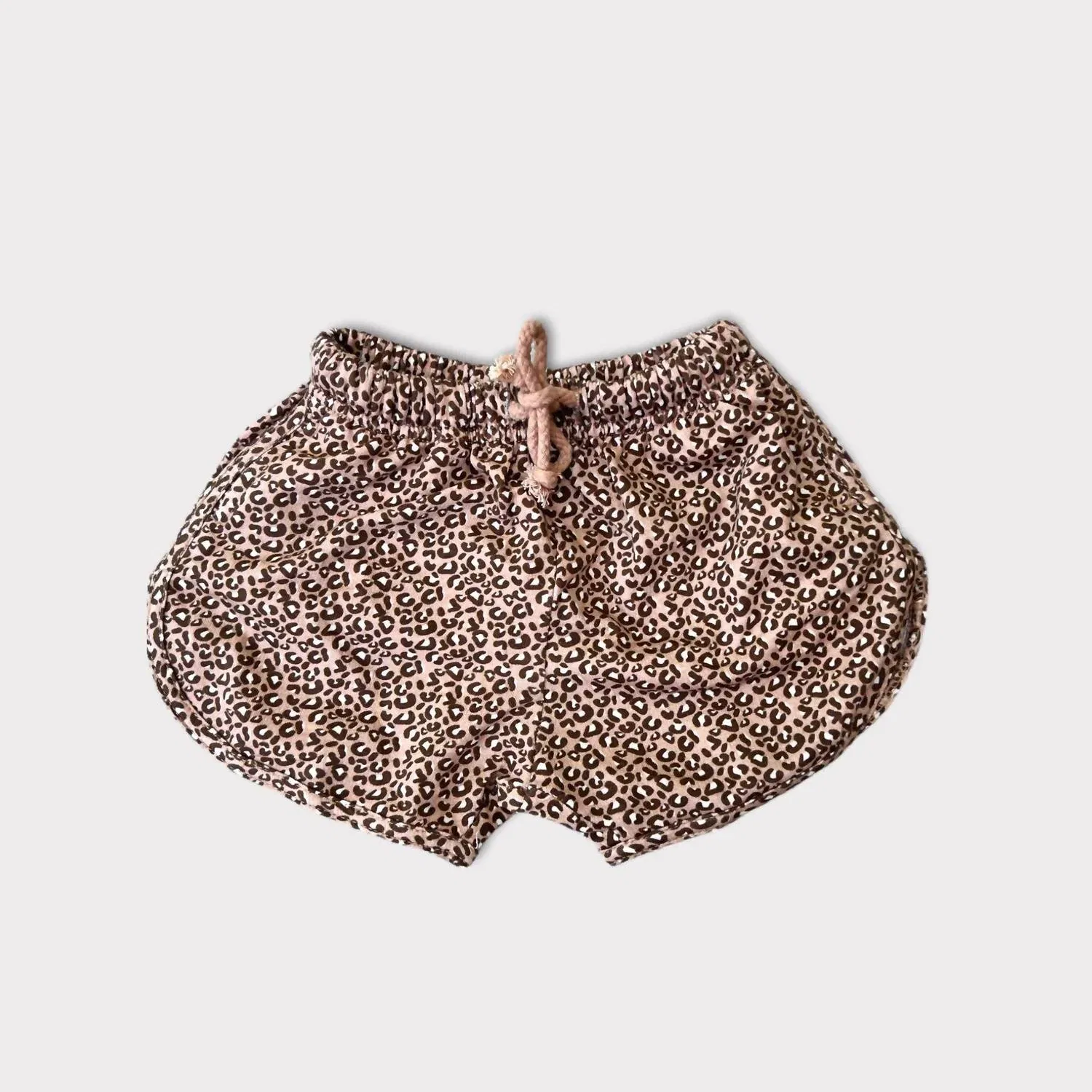 Детские шорты для девочек из органического хлопка с принтом Leopard Emma Grace Shoppe, Leopard — фото 4