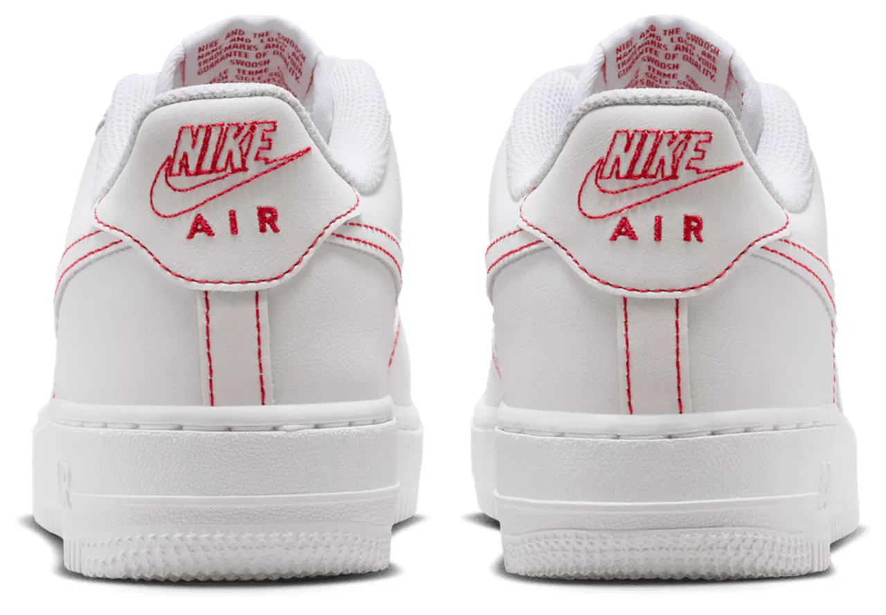 Кроссовки для мальчиков Nike Air Force 1 LV8 1, цвет White/University Red — фото 3