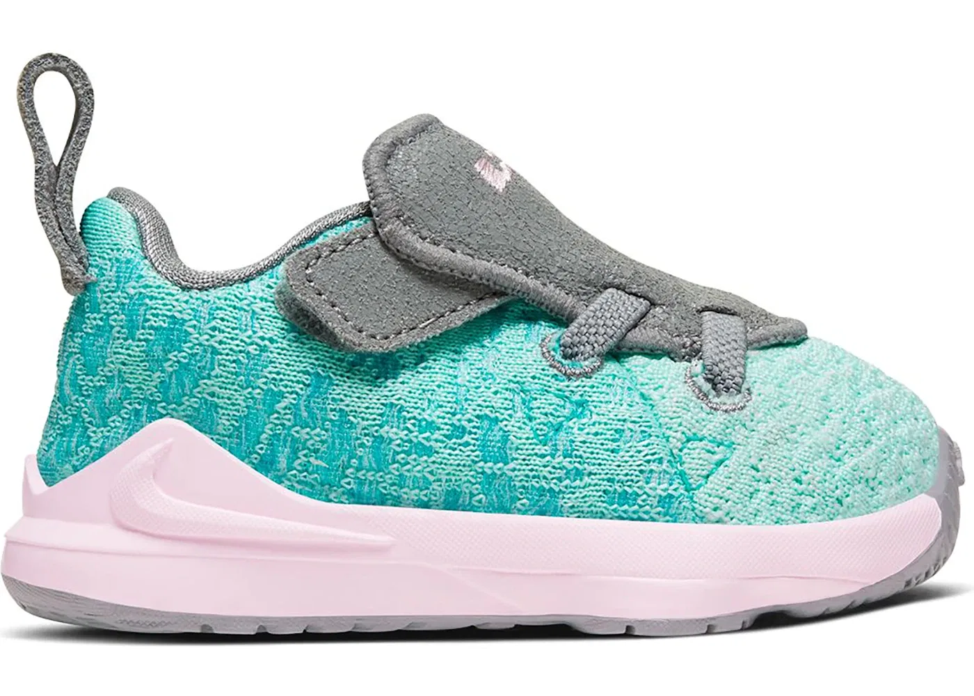 Детские кроссовки для мальчиков баскетбольные Nike LeBron 17 Nike, Light Aqua Particle Grey