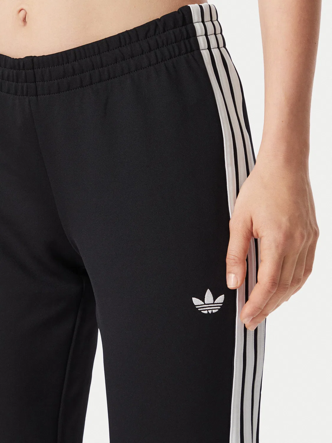 Женские спортивные штаны стандартного кроя Flared Adidas, черный — фото 4