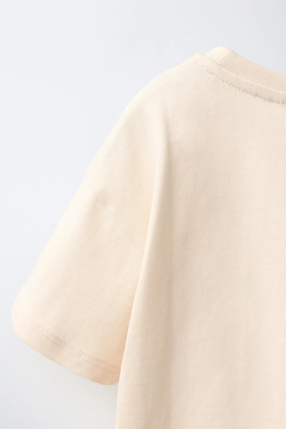 Простая футболка с вышитым сердечком ZARA, Vanilla — фото 4