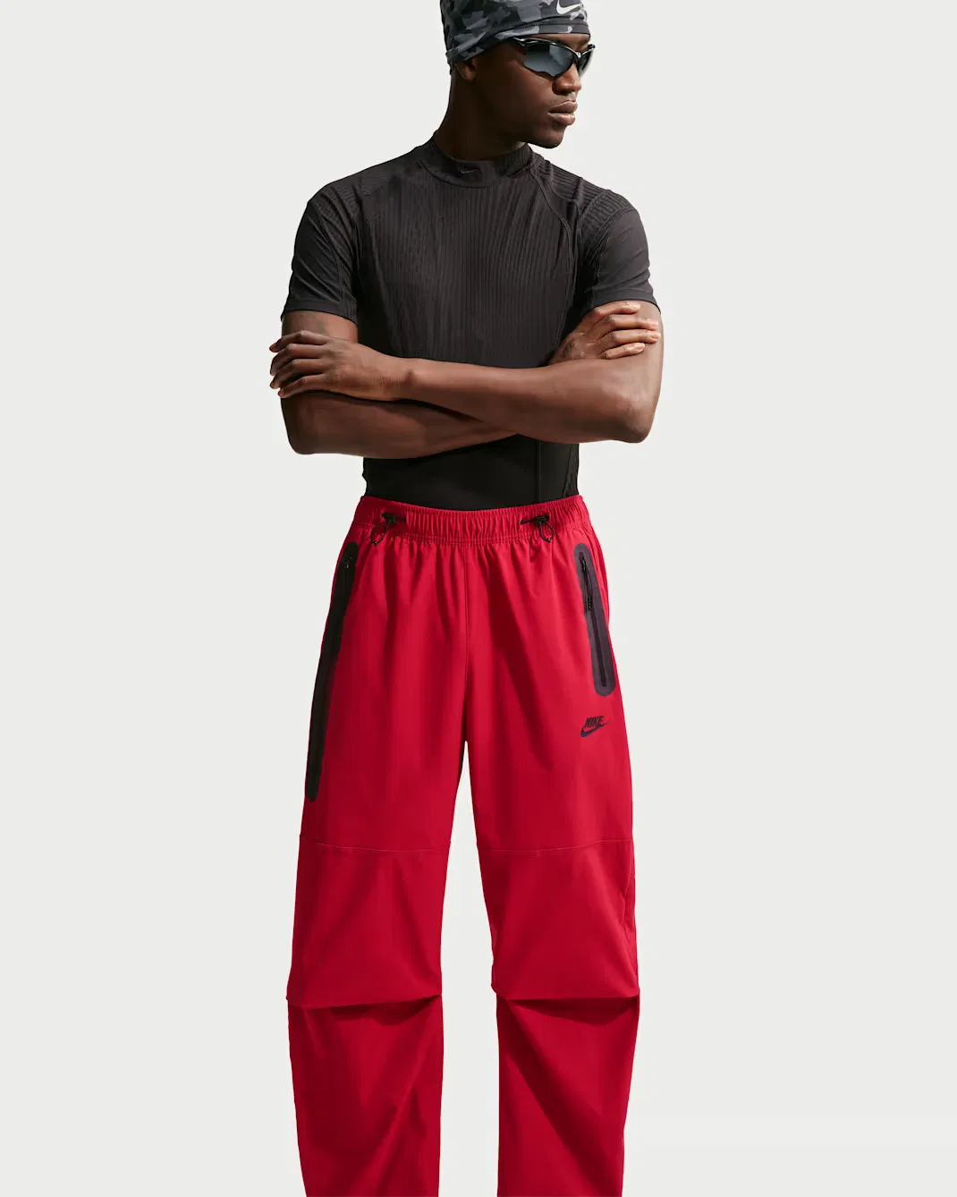 Мужские брюки из ткани Dri-FIT Nike Tech, Tough Red/Tough Red/Black — фото 2