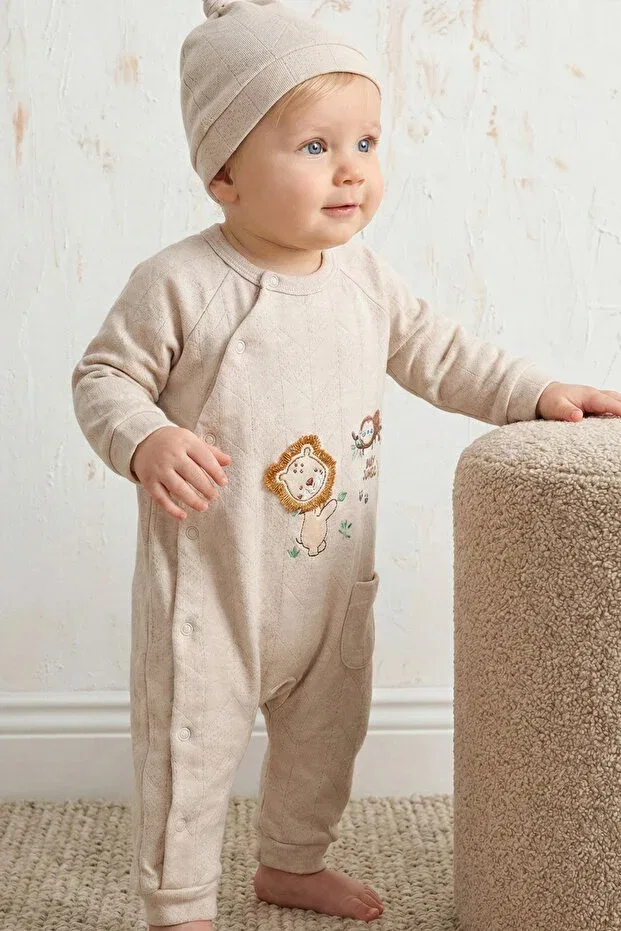 Детский комбинезон для новорожденных с принтом Lion and sloth embroidered diamond pattern, Rocha Baby, Ecru