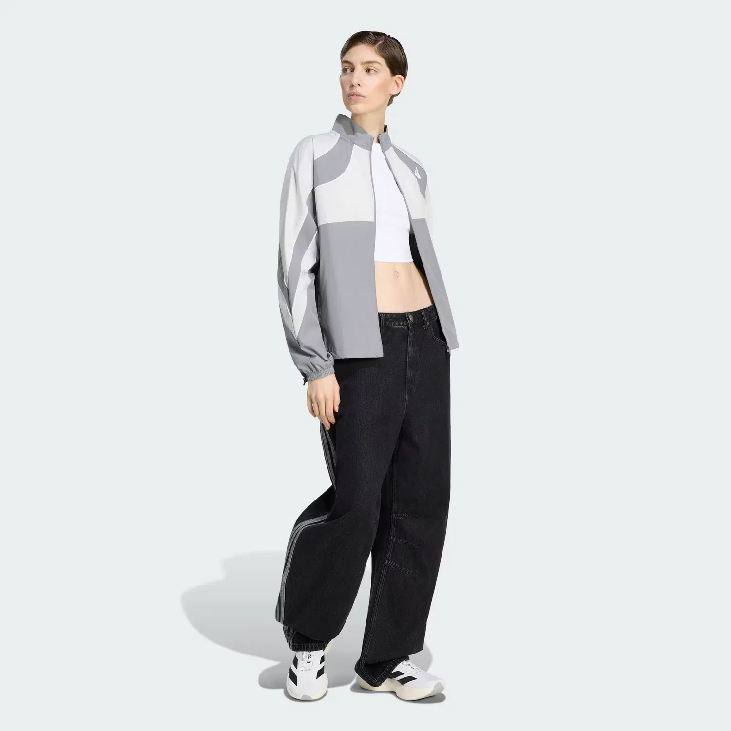 Женские джинсы с высокой посадкой и бочкообразной штаниной, модель barrel leg, Adidas Originals, true black denim — фото 3