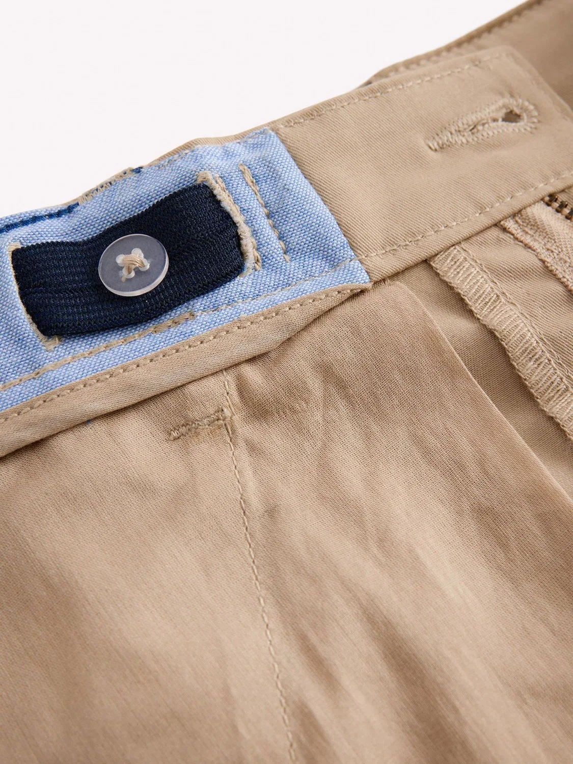 Шорты классические чинос, модель Brown Classic Chino Boden, коричневый — фото 4