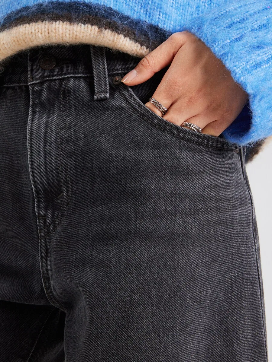 Джинсы LEVI'S Regular 'EASY DAD' из черного денима — фото 2