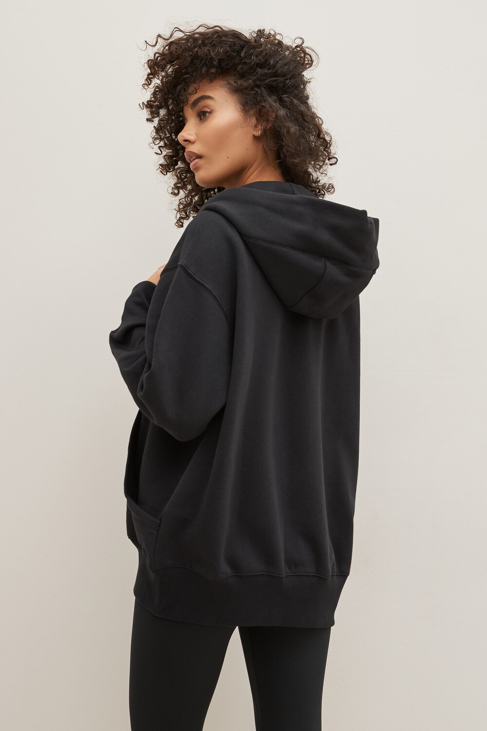 Толстовка с небольшим логотипом и застежкой-молнией Nike, черный — фото 3