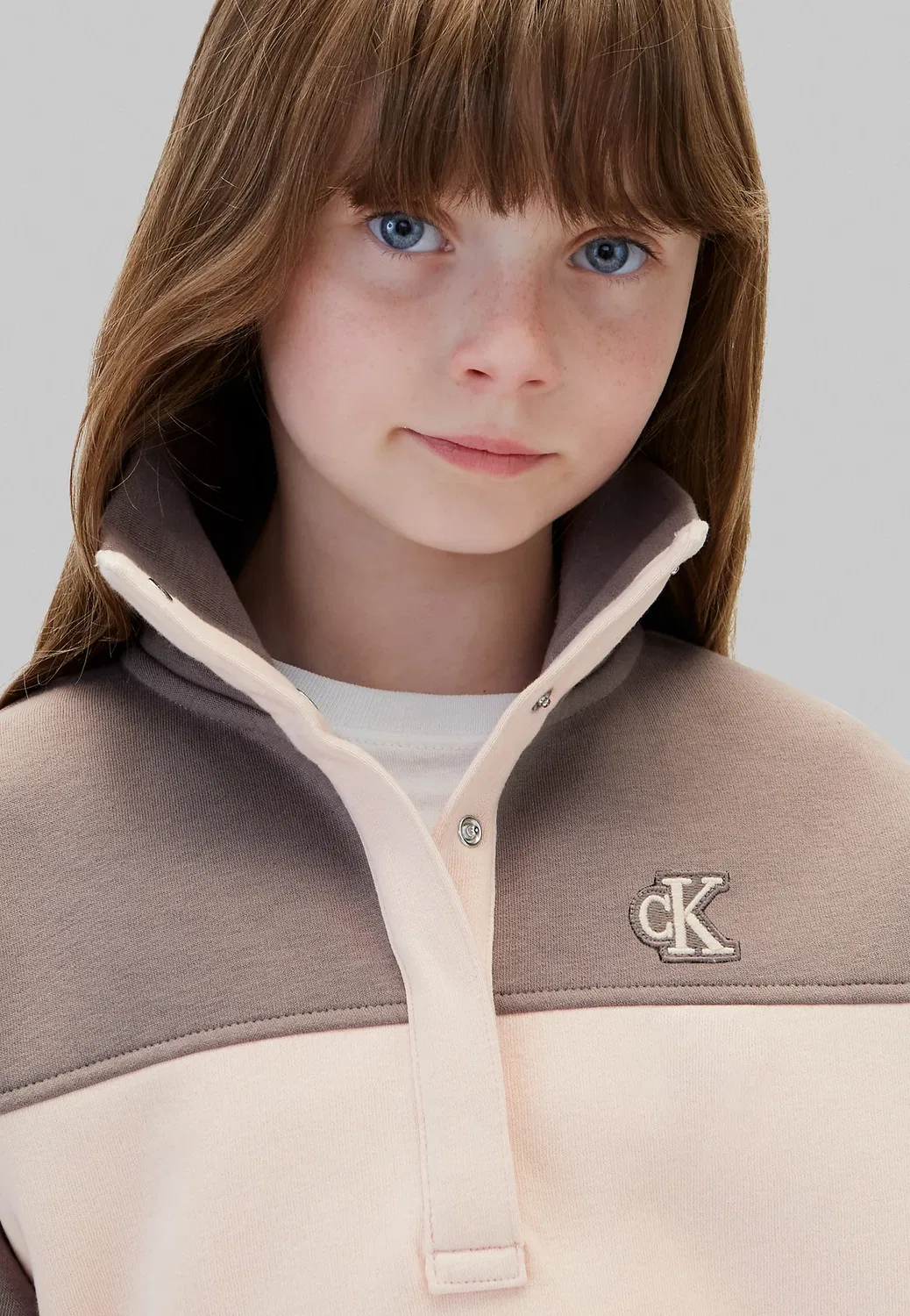 Детская толстовка с цветными блоками - толстовка Calvin Klein Jeans, Spanish Villa — фото 4