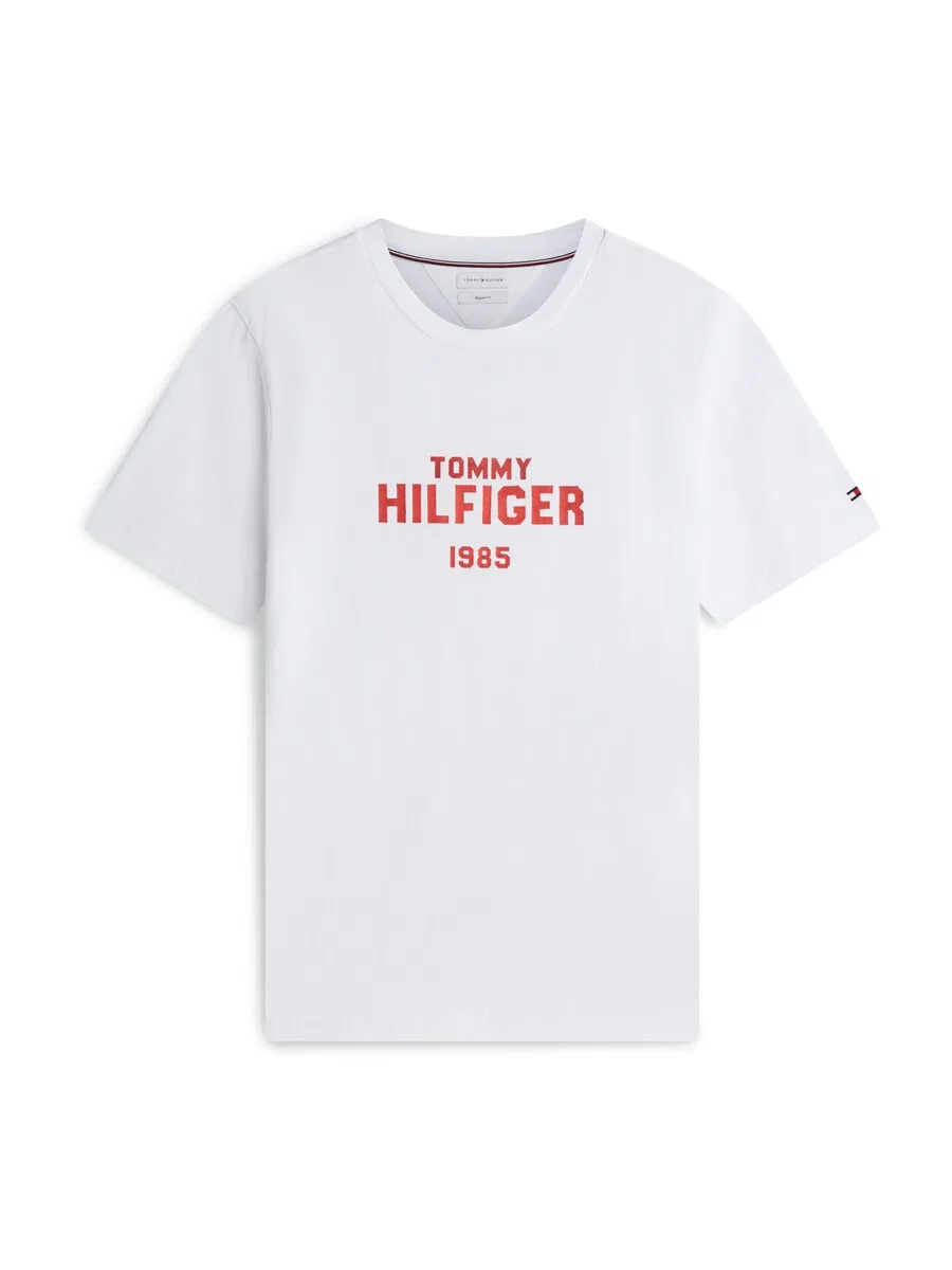 Футболка TOMMY HILFIGER Brand Love белого цвета