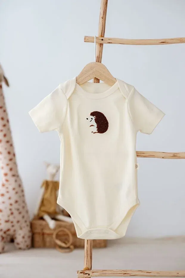 Детское боди с коротким рукавом с вышивкой Frelida Baby & Kids, Ecru-Puffer
