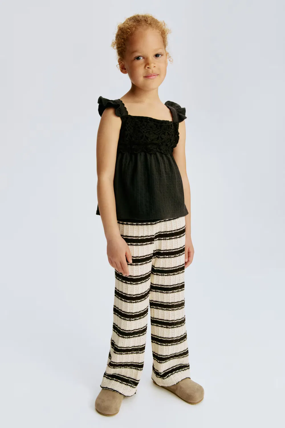 Широкие брюки из фактурного трикотажа H&M, Weiß/Gestreift