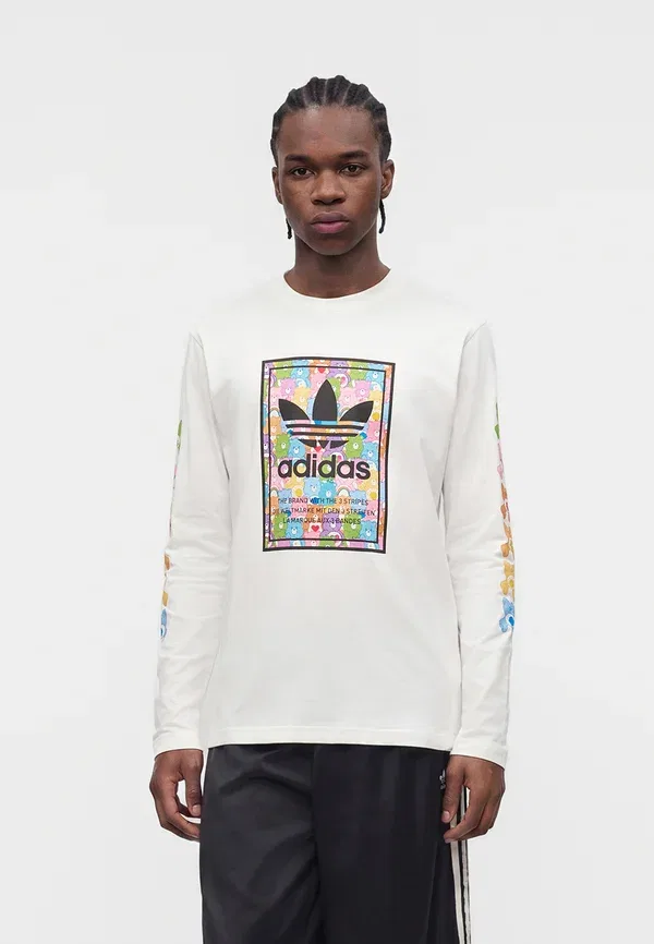 Футболка унисекс с длинными рукавами и изображением мишки Care Bear Adidas Originals, белый — фото 2