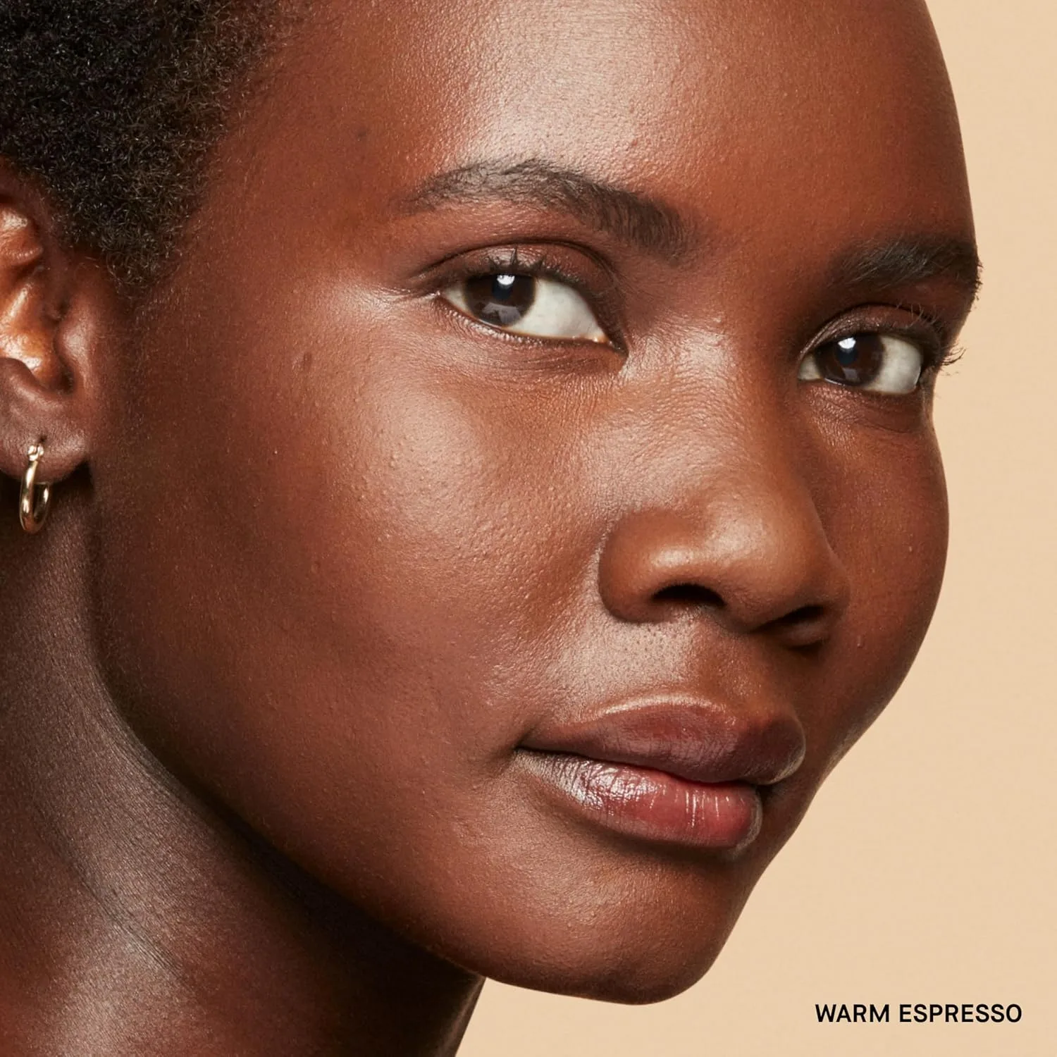 Прессованная пудра Bobbi Brown Sheer Finish | Матирующая фиксирующая пудра, впитывающая излишки кожного сала, для контроля блеска в течение всего дня | В комплекте пуховка, 0,32 унции, 11 Warm Espresso (Deepest warm brown) — фото 4